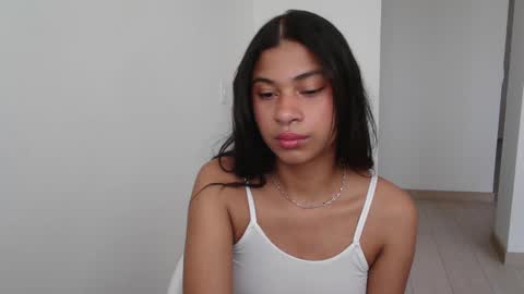 Snapshot of dark_enchantress_ chatting on January 4, 2025, 5:05 pm Sofia online show from January 4, 2025, 5:05 pm