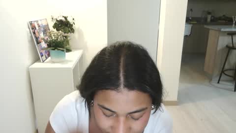 Snapshot of dark_enchantress_ chatting on January 8, 2025, 2:25 am Sofia online show from January 8, 2025, 2:25 am