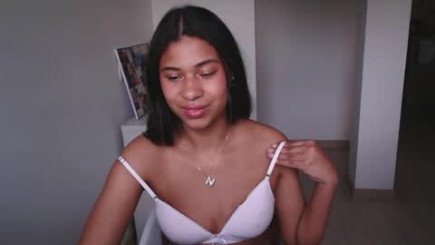 Snapshot of dark_enchantress_ chatting on January 11, 2025, 10:07 pm Sofia online show from January 11, 2025, 10:07 pm