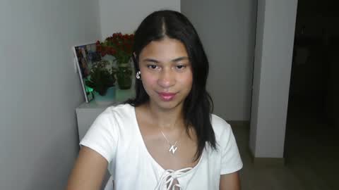 Snapshot of dark_enchantress_ chatting on January 14, 2025, 12:11 am Sofia online show from January 14, 2025, 12:11 am