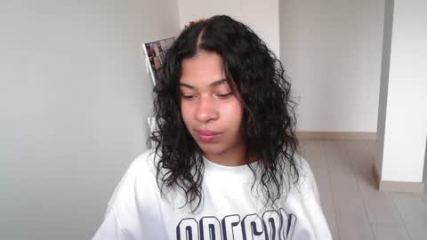 Snapshot of dark_enchantress_ chatting on January 19, 2025, 10:28 pm Sofia online show from January 19, 2025, 10:28 pm