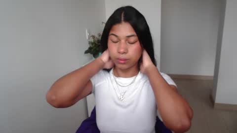 Snapshot of dark_enchantress_ chatting on February 15, 2025, 10:42 pm Sofia online show from February 15, 2025, 10:42 pm