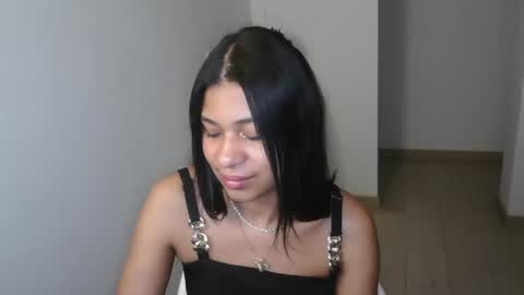 Snapshot of dark_enchantress_ chatting on February 22, 2025, 2:06 am Sofia online show from February 22, 2025, 2:06 am