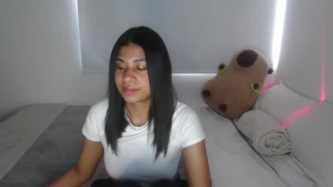 Snapshot of dark_enchantress_ chatting on February 26, 2025, 9:48 pm Sofia online show from February 26, 2025, 9:48 pm