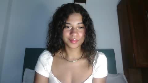 Snapshot of dark_enchantress_ chatting on September 18, 2025, 6:15 am Sofia online show from September 18, 2025, 6:15 am