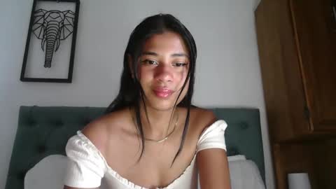 Snapshot of dark_enchantress_ chatting on October 5, 2025, 5:33 pm Sofia online show from October 5, 2025, 5:33 pm