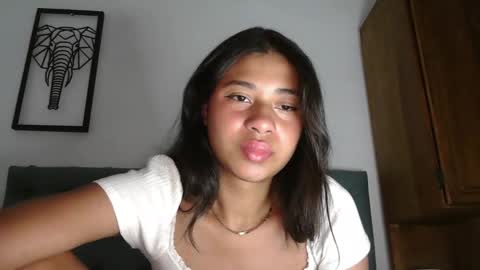 Snapshot of dark_enchantress_ chatting on October 14, 2025, 10:21 pm Sofia online show from October 14, 2025, 10:21 pm