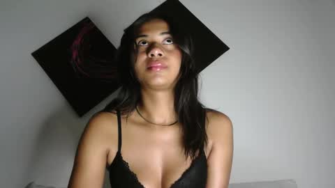 Snapshot of dark_enchantress_ chatting on November 5, 2025, 12:10 am Sofia online show from November 5, 2025, 12:10 am