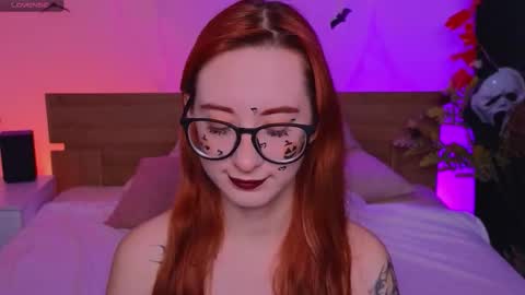 Lola online show from October 19, 2025, 11:27 pm