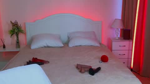 Snapshot of dark_lola_ chatting on May 24, 2026, 1:43 am Lola online show from May 24, 2026, 1:43 am