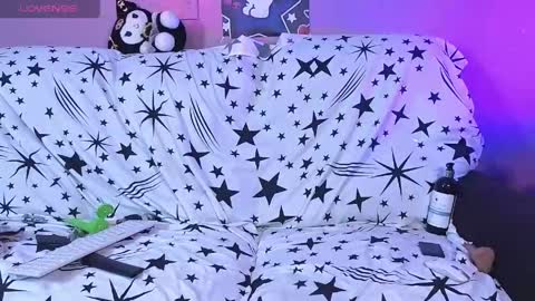 dark_nina__ online show from May 16, 2026, 4:09 am