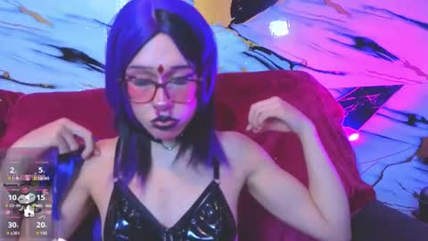 dark_nina__ online show from May 28, 2026, 2:31 am