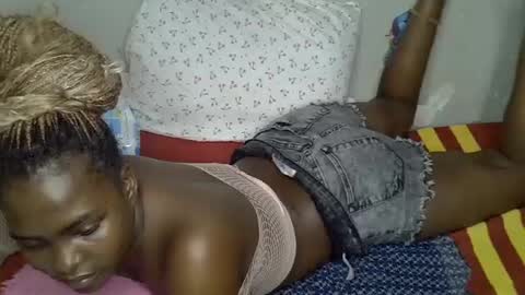 Snapshot of dark_petite_ chatting on July 3, 2026, 6:53 am dark_petite_ online show from July 3, 2026, 6:53 am