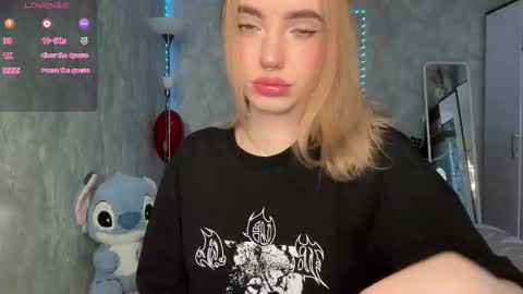 Snapshot of dark_side1213 chatting on November 25, 2025, 8:58 am Darkside online show from November 25, 2025, 8:58 am