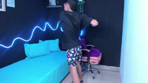 dark_valentino online show from March 4, 2026, 2:06 am