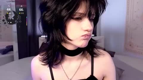 Vamp  online show from September 15, 2025, 7:41 am