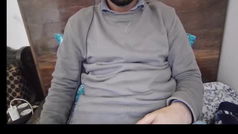 Snapshot of darkbud03 chatting on February 3, 2025, 7:07 am just a guy online show from February 3, 2025, 7:07 am