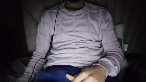 Snapshot of darkbud03 chatting on February 4, 2025, 10:34 pm just a guy online show from February 4, 2025, 10:34 pm