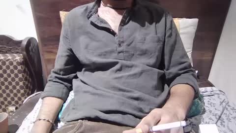 Snapshot of darkbud03 chatting on February 21, 2025, 5:31 pm just a guy online show from February 21, 2025, 5:31 pm