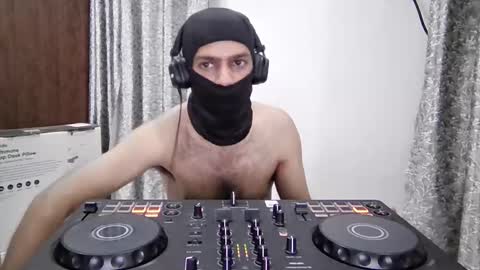 Snapshot of darkbud03 chatting on October 27, 2025, 11:09 pm just a guy online show from October 27, 2025, 11:09 pm