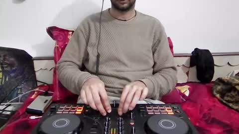 Snapshot of darkbud03 chatting on November 7, 2025, 7:14 pm just a guy online show from November 7, 2025, 7:14 pm