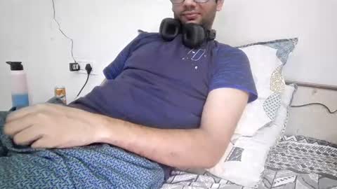 Snapshot of darkbud03 chatting on July 29, 2026, 6:17 pm just a guy online show from July 29, 2026, 6:17 pm