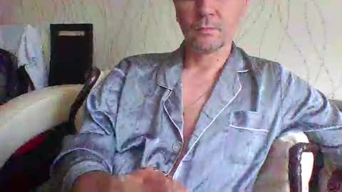 Snapshot of darkdeil chatting on April 12, 2026, 9:47 am darkdeil online show from April 12, 2026, 9:47 am
