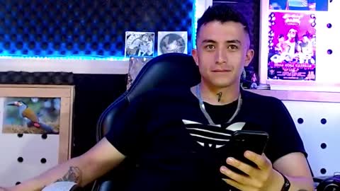 Snapshot of darko0717 chatting on February 10, 2025, 11:02 pm DARKO0717 online show from February 10, 2025, 11:02 pm