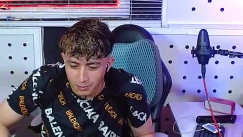 Snapshot of darko0717 chatting on September 27, 2025, 3:06 pm DARKO0717 online show from September 27, 2025, 3:06 pm