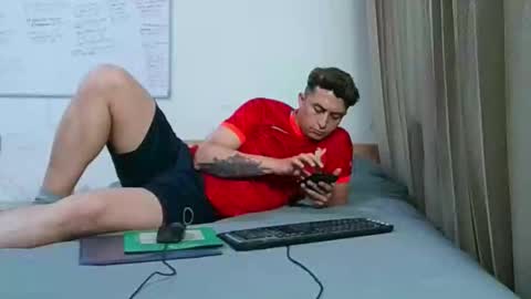 Snapshot of darko0717 chatting on November 9, 2025, 2:43 am DARKO0717 online show from November 9, 2025, 2:43 am