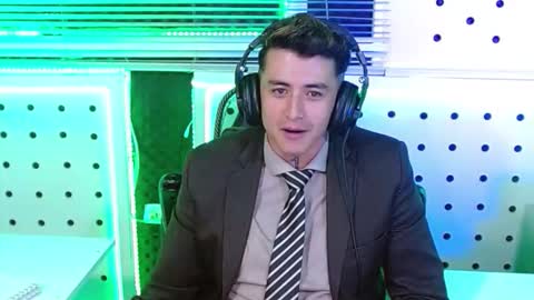 Snapshot of darko0717 chatting on November 15, 2025, 4:58 pm DARKO0717 online show from November 15, 2025, 4:58 pm