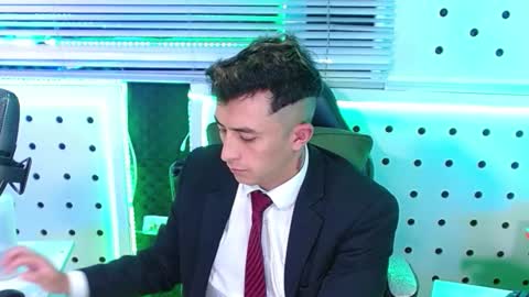 DARKO0717 online show from December 18, 2025, 5:08 pm