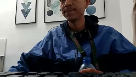 darkr_ider online show from April 15, 2026, 4:03 pm