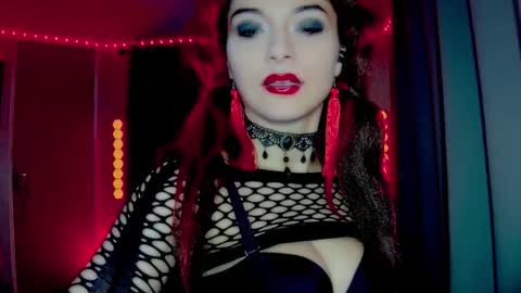 Snapshot of darkskullmistress chatting on March 6, 2026, 2:41 am roseredgoddess online show from March 6, 2026, 2:41 am