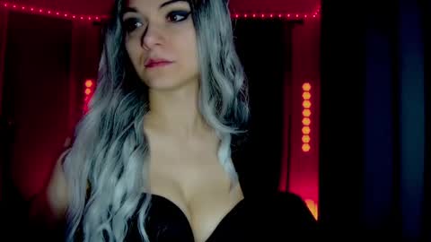 roseredgoddess online show from April 29, 2026, 1:43 am