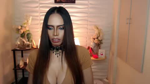 Snapshot of darksoul_mistress chatting on December 16, 2024, 1:00 pm HAPPY BIRTHDAY MISTRESS MADRIANA online show from December 16, 2024, 1:00 pm