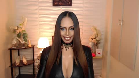 Snapshot of darksoul_mistress chatting on December 18, 2024, 10:08 am HAPPY BIRTHDAY MISTRESS MADRIANA online show from December 18, 2024, 10:08 am