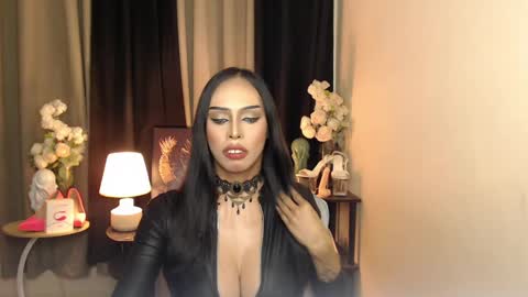 Snapshot of darksoul_mistress chatting on January 23, 2025, 6:28 am HAPPY BIRTHDAY MISTRESS MADRIANA online show from January 23, 2025, 6:28 am