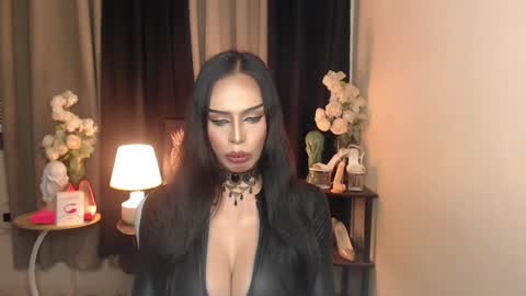 Snapshot of darksoul_mistress chatting on January 23, 2025, 9:39 am HAPPY BIRTHDAY MISTRESS MADRIANA online show from January 23, 2025, 9:39 am