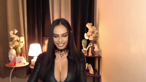 Snapshot of darksoul_mistress chatting on January 30, 2025, 12:27 pm HAPPY BIRTHDAY MISTRESS MADRIANA online show from January 30, 2025, 12:27 pm