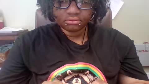 Snapshot of darksundaze chatting on June 17, 2026, 5:25 pm DarkSundaze online show from June 17, 2026, 5:25 pm