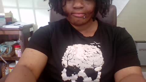 Snapshot of darksundaze chatting on August 4, 2026, 5:26 pm DarkSundaze online show from August 4, 2026, 5:26 pm