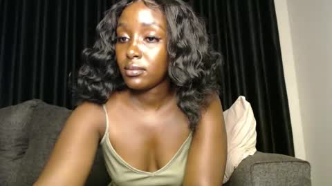 darktanqueen online show from November 20, 2025, 3:34 pm