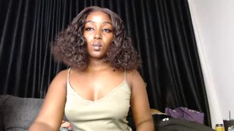 Snapshot of darktanqueen chatting on June 18, 2026, 3:40 am darktanqueen online show from June 18, 2026, 3:40 am