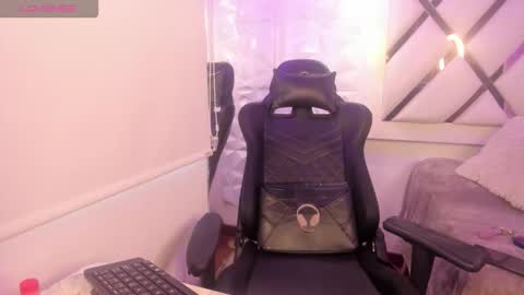 Snapshot of darla_santos_ chatting on November 4, 2025, 9:36 pm Darla santos online show from November 4, 2025, 9:36 pm