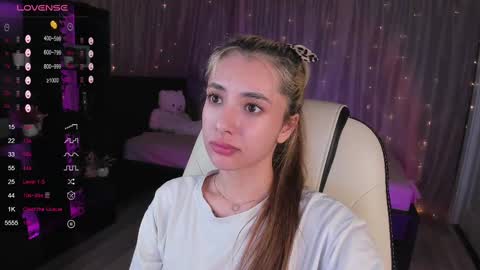 Snapshot of darlabelle chatting on March 2, 2025, 7:32 am Belle online show from March 2, 2025, 7:32 am