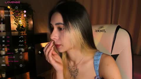 Snapshot of darlabelle chatting on November 5, 2025, 3:39 am Belle online show from November 5, 2025, 3:39 am