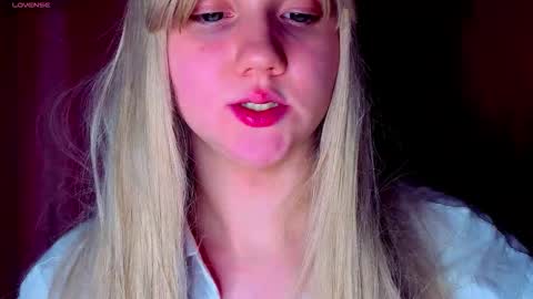 Snapshot of darling_bri chatting on November 16, 2025, 12:16 am Brianna online show from November 16, 2025, 12:16 am