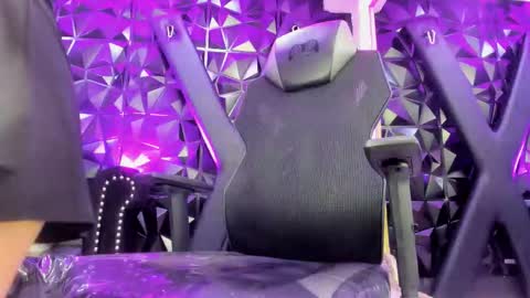 Snapshot of darlingbdsm_ chatting on March 16, 2026, 1:04 pm Darling online show from March 16, 2026, 1:04 pm