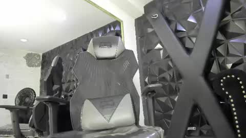 Snapshot of darlingbdsm_ chatting on June 14, 2026, 1:13 pm Darling online show from June 14, 2026, 1:13 pm